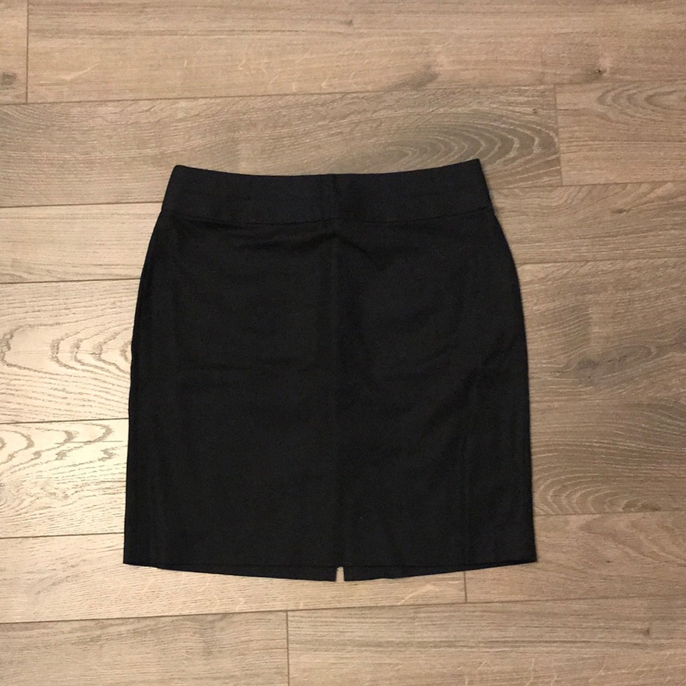 Banana Republic Black Pencil Skirt (Size 2P)